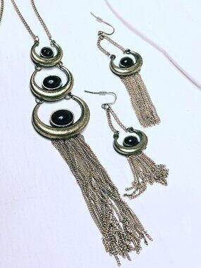 Necklace Earrings Match Gold Tone Metal Tassle Designer Inspired 24 in Set